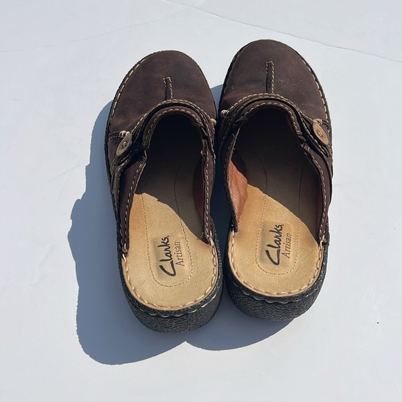 Clarks-8.5-Artisan brown leather slip on clogs mules button detail on the front. - Picture 5 of 8